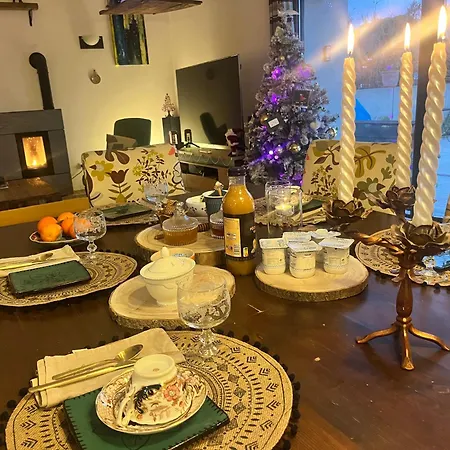 לינה וארוחת בוקר Le Marronnier 4*